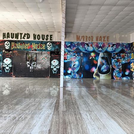 Hotel Krishna Fun Land à Mathura Extérieur photo