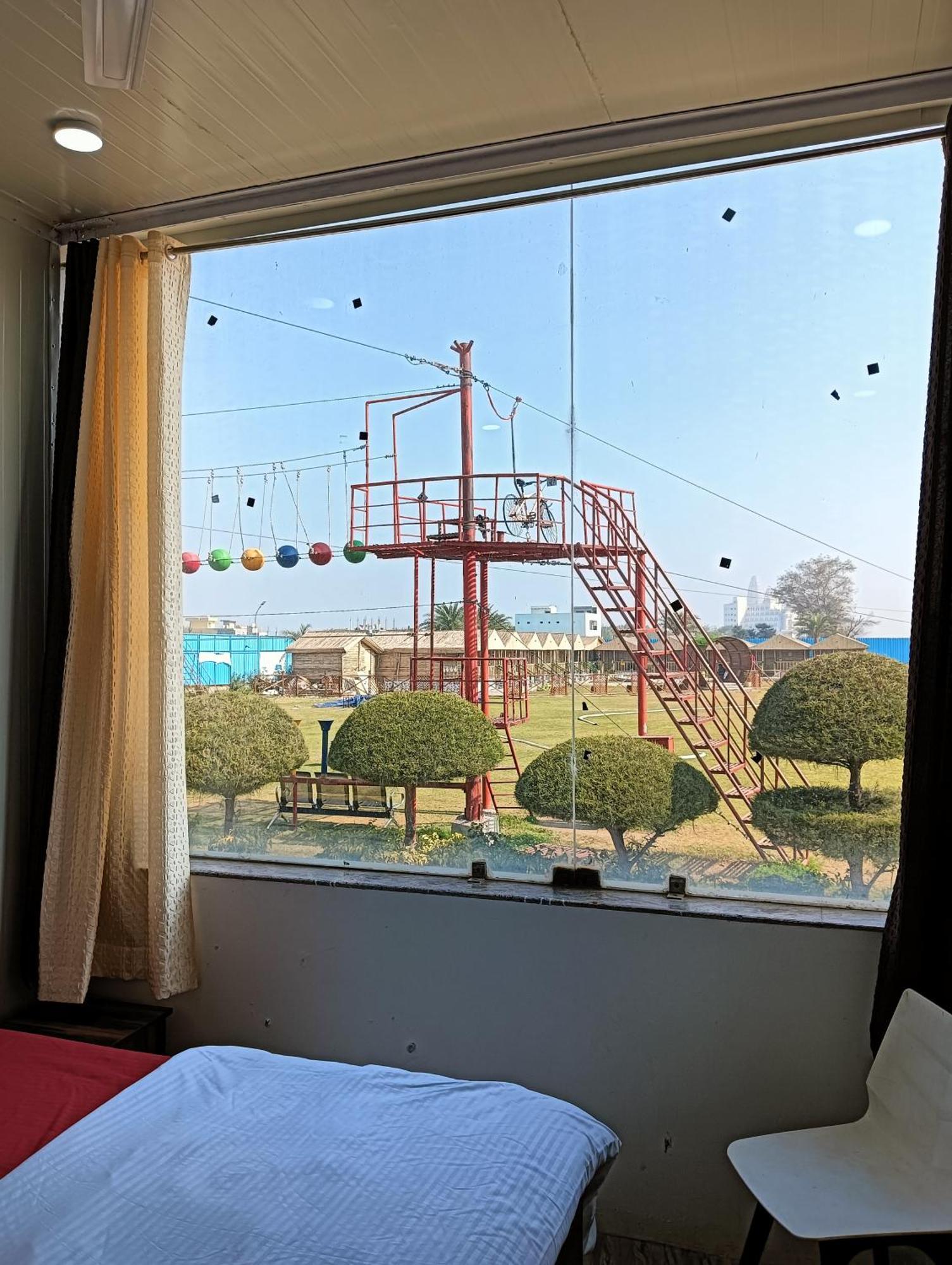 Hotel Krishna Fun Land à Mathura Extérieur photo