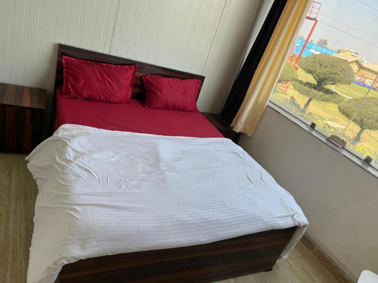 Hotel Krishna Fun Land à Mathura Chambre photo